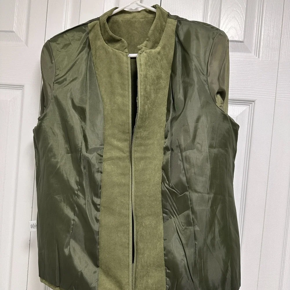 Dressbarn Women Olive Green Soft Suede Jacket Full Zip Front Lined Ruffles